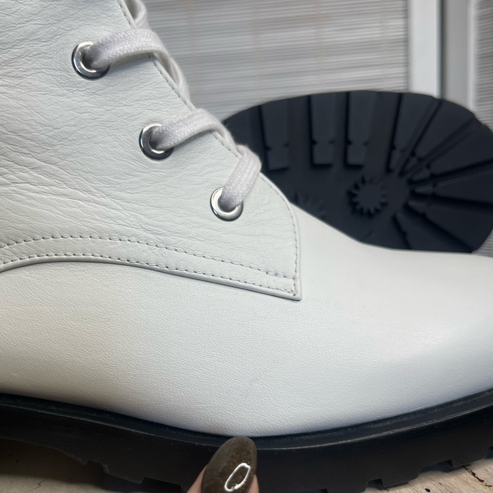 Stuart Weitzman Pearl Buckle Boots White Leather Lace Up Lug Sole Size 6 NWT - Picture 7 of 11